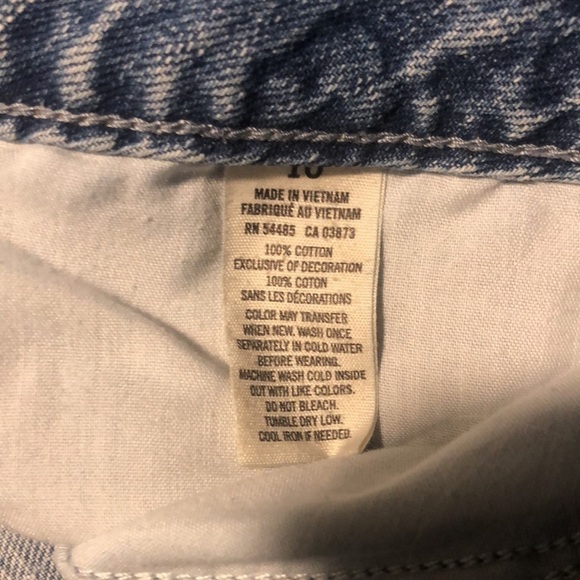 American Eagle Distressed Denim Shorts 10X5 Medium Wash Fringe Hem Summer - Picture 2 of 5